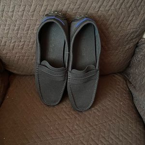 Flexible , Comfortable Classic shoes for men .